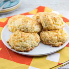 Garlic Cheddar Buttermilk Biscuits: on the table in under 20 minutes. As delicious as they are easy! {Bunsen Burner Bakery}