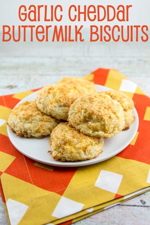 Garlic Cheddar Buttermilk Biscuits: on the table in under 20 minutes. As delicious as they are easy! {Bunsen Burner Bakery}