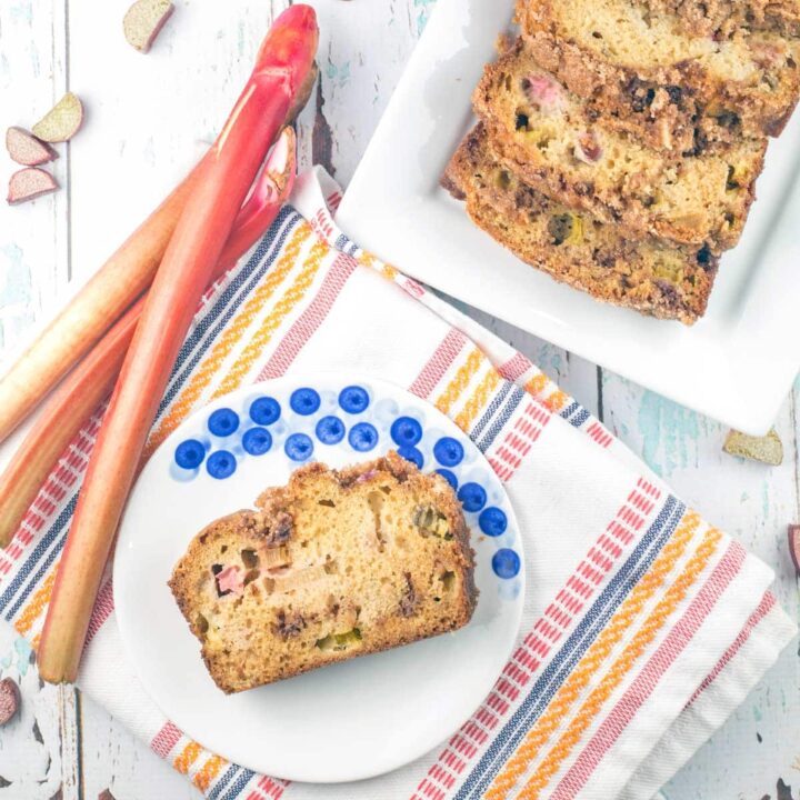 Cinnamon Streusel Rhubarb Bread