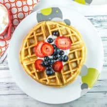 Belgian Waffles: Be a brunch superstar with these light and fluffy classic Belgian waffles. No matter what topping you choose, these waffles are sure to be a big hit. {Bunsen Burner Bakery} #waffles #belgianwaffles #breakfast #brunch