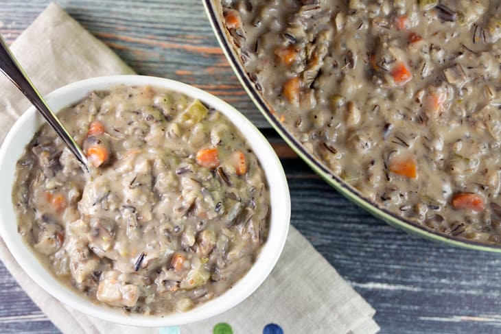 Vegetarian Mushroom and Wild Rice Soup: The ultimate hearty winter soup, this earthy, creamy soup si the perfect way to warm up all winter long. {Bunsen Burner Bakery} #soup #vegetarian #mushrooms #wildrice