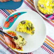 Smoked Salmon Egg Muffins: full of smoked salmon, capers, and red onion, these smoked salmon egg muffins are a delicious low carb, high protein breakfast option. {Bunsen Burner Bakery} #breakfast #brunch #eggs #smokedsalmon #glutenfree