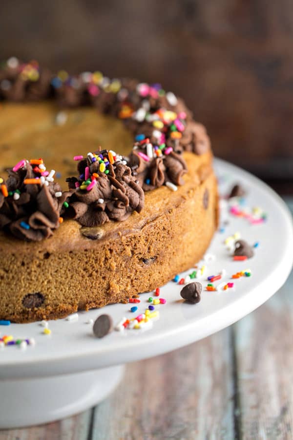 Chocolate Chip Cookie Cake: a giant-sized cookie with a soft and chewy center, perfect for all your celebrations! {Bunsen Burner Bakery} #chocolatechipcookie #cookiecake #giantcookie