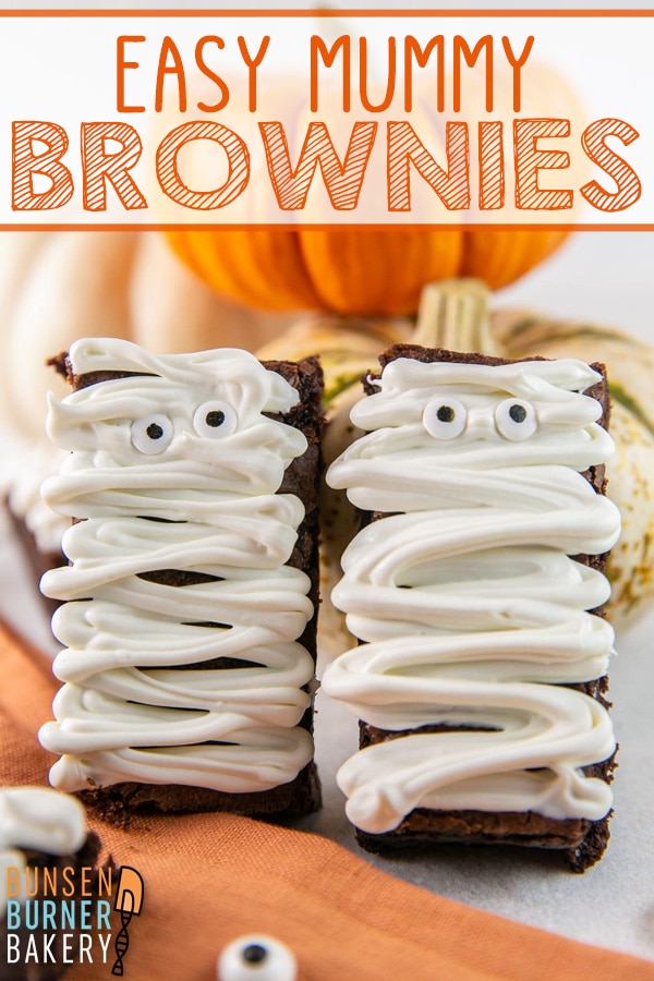 Easy Mummy Brownies: Step by step instructions (with video!) on how to make mummy brownies, perfect for Halloween. Spooky and delicious!